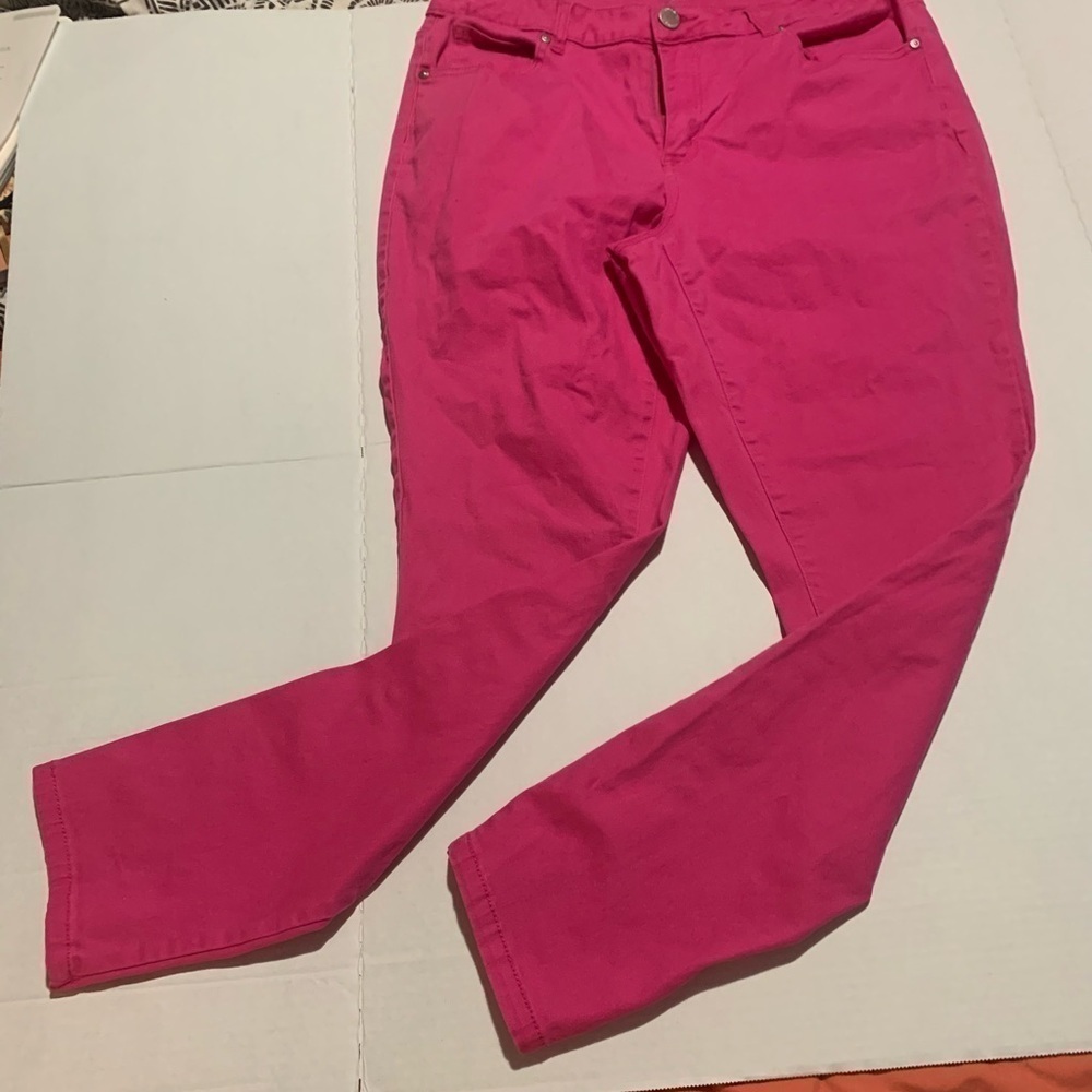 Crown and Ivy curvy skinny ankle pants